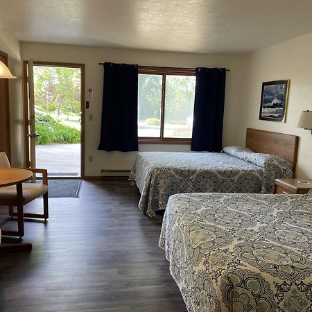 Parkside Inn Ellison Bay Ngoại thất bức ảnh